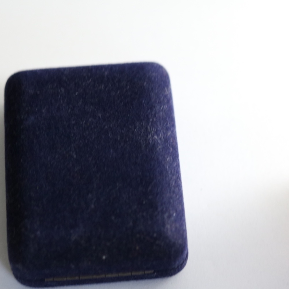 Reversible Stud And Cufflink Set - image 3